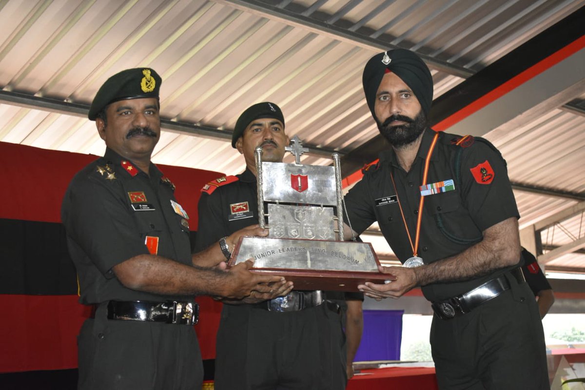 Jkra_Group's tweet photo. #LtGenUpendraDwivedi, AVSM COR JAK RIF & LS and the entire JKRA fraternity congratulate Nb Sub Ravinder Singh of #UttamUnees for being adjudged #BestStudent & Nb Sub Ashu Pathania of #ToweringTwenty for coming First in lecturette in the prestigious #PC282 Course.
#JKRA https://t.co/zB1HUB595n