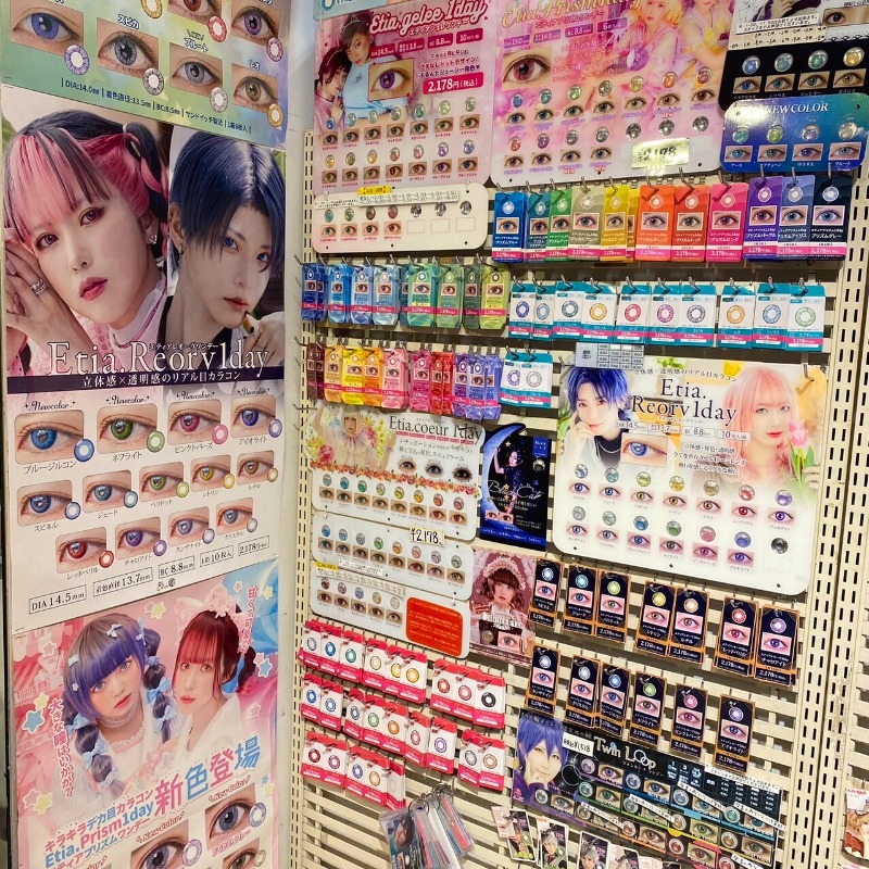 新宿オカダヤ本店様にて、 クラッセ商品を多数お取り扱いいただいて