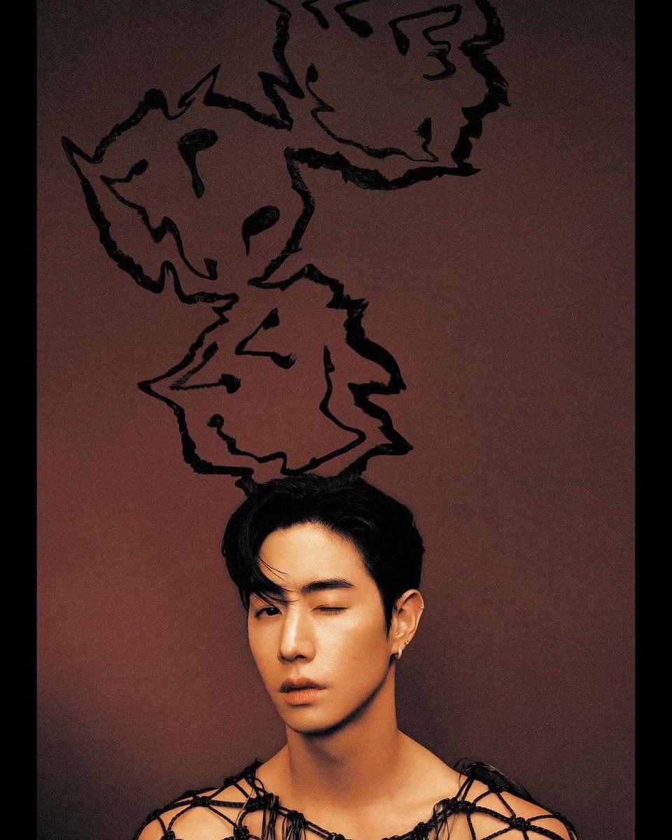 gwen_makeup's tweet photo. @thelateralschina
 Unwrapping the holiday spirit with @marktuan 

 Head of Production: Lennie Lu 
 Creative Producer: @tiffanyfung_
 Producer: @sawuo_
 Photography: @poyenchenz
 Creative Styling: @yiiooi
 Editor: Cage
 Makeup: @gwenmakeup
 Hair: @pita_tanon88 https://t.co/LJN0I5hDVj