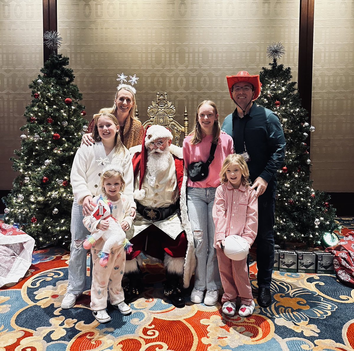 CoachDrinkwitz's tweet photo. ‘Twas the Night Before Christmas’ at the 88th Goodyear Cotton Bowl Classic ⁦@CottonBowlGame⁩ https://t.co/MZcxZ6ErSp