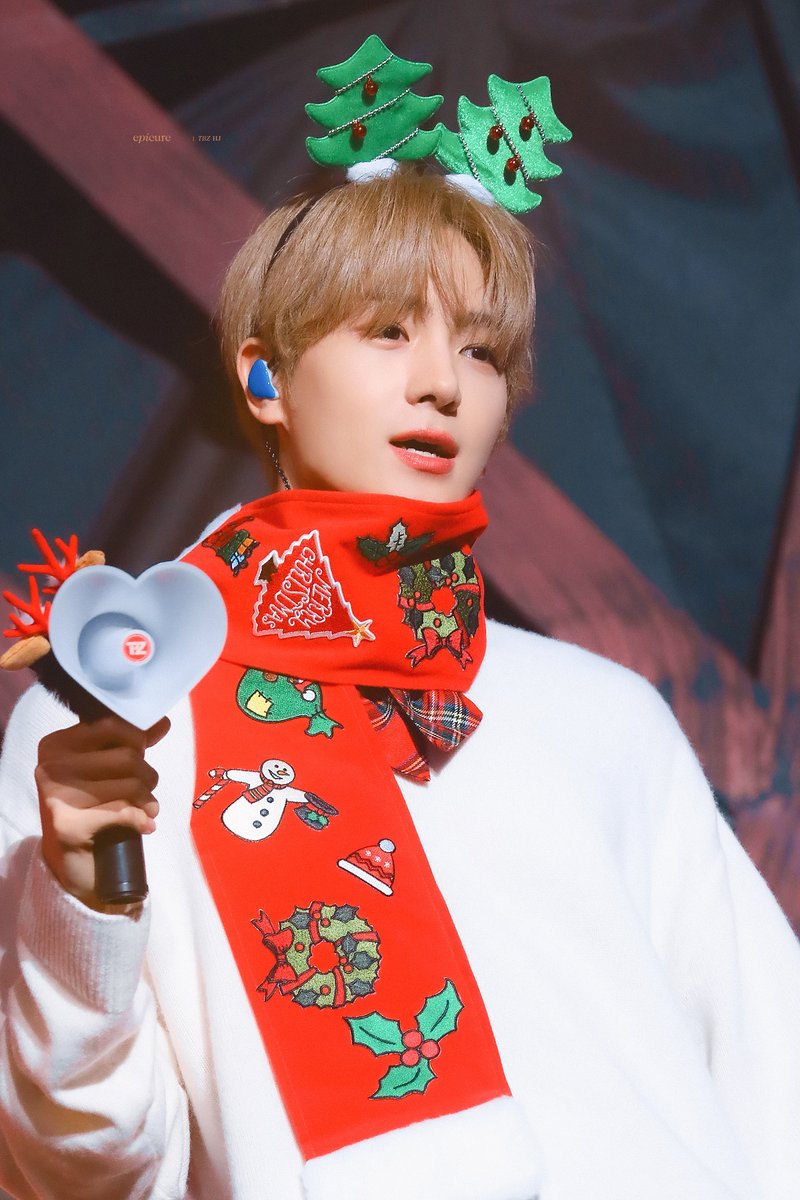 ☃️🎄🧣🎅🏻
#현재 #이재현 #HYUNJAE