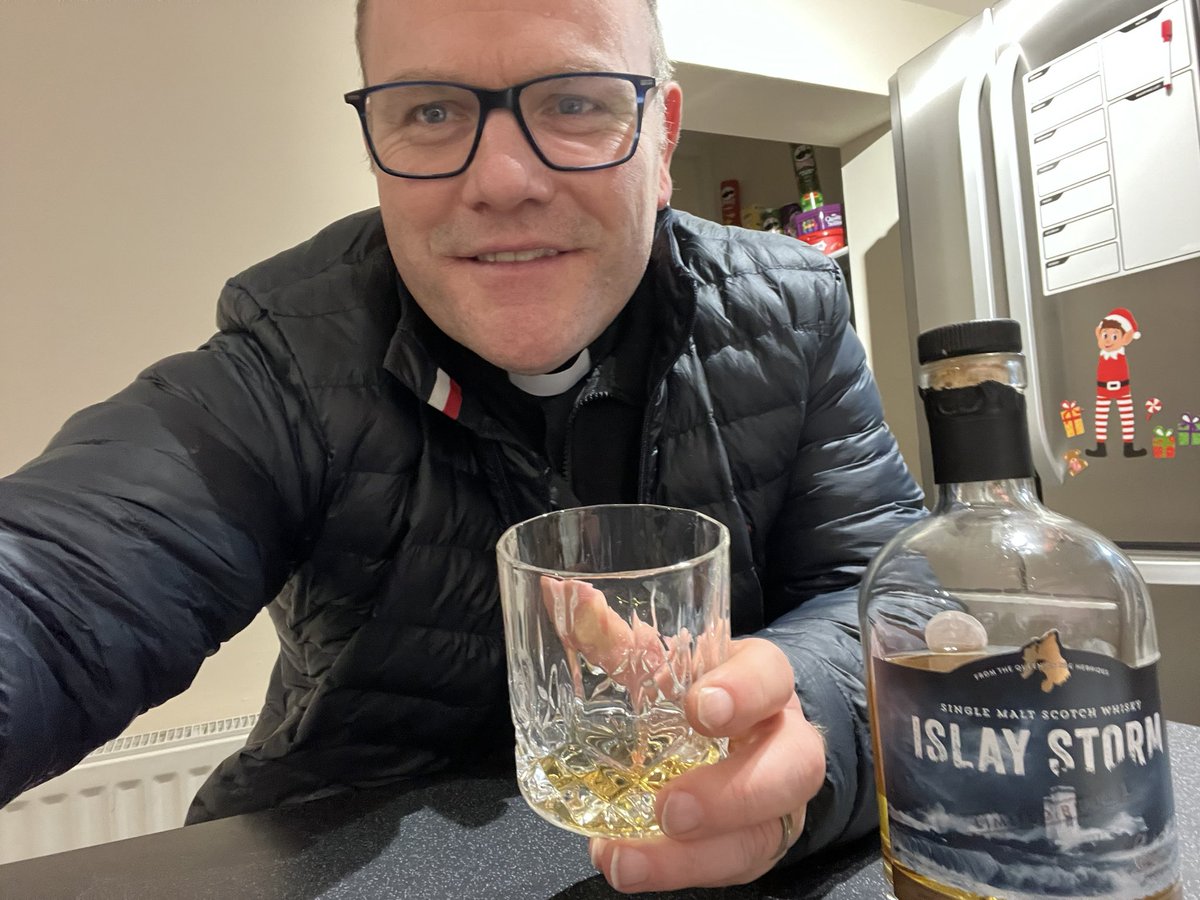 Nadolig Llawen pawb/ Merry Christmas #clergymaltclub
Humanity changed forever by the birth of Jesus in to the world. We had a good midnight mass in Henllan and services in Llannefydd, Llanrhaeadr and Llandyrnog have all been great. St James Nantglyn in the morning- God is good 😇