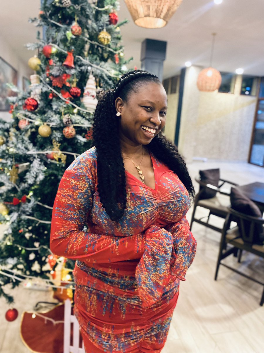Gbemiglad's tweet photo. Merry Christmas to you and yours 🎄🎁 https://t.co/LzxZWLwvV2
