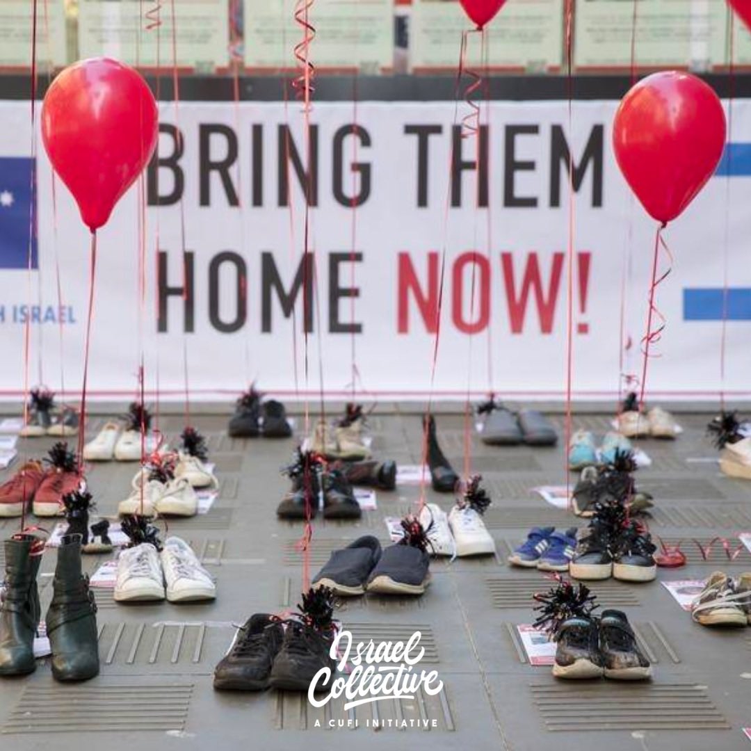 A vigil in Sydney for kidnapped Israelis being held in Gaza. 

There are still 128 hostages being held captive by Hamas. 

#israel #israelmatters #bringthemhomenow.