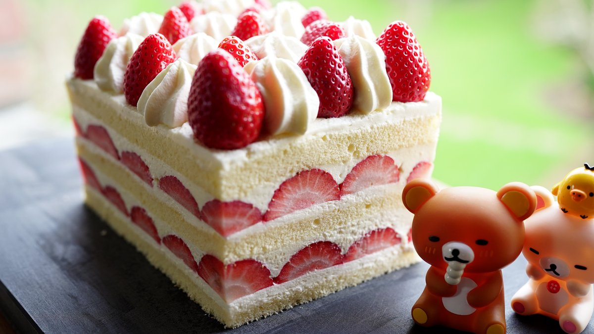 JapaneseChef01's tweet photo. Christmas cake🍰
Japanese strawberry shortcake, made of fluffy sponge cake with plenty of strawberries and whipped cream, is now a staple of Japanese Christmas cakes🍰
Recipe👇👇👇
https://t.co/FScjx7Dy9z
#christmas #christmascake #Japanesestrawberryshortcake #strawberryshortcake https://t.co/TesR6rjLPu