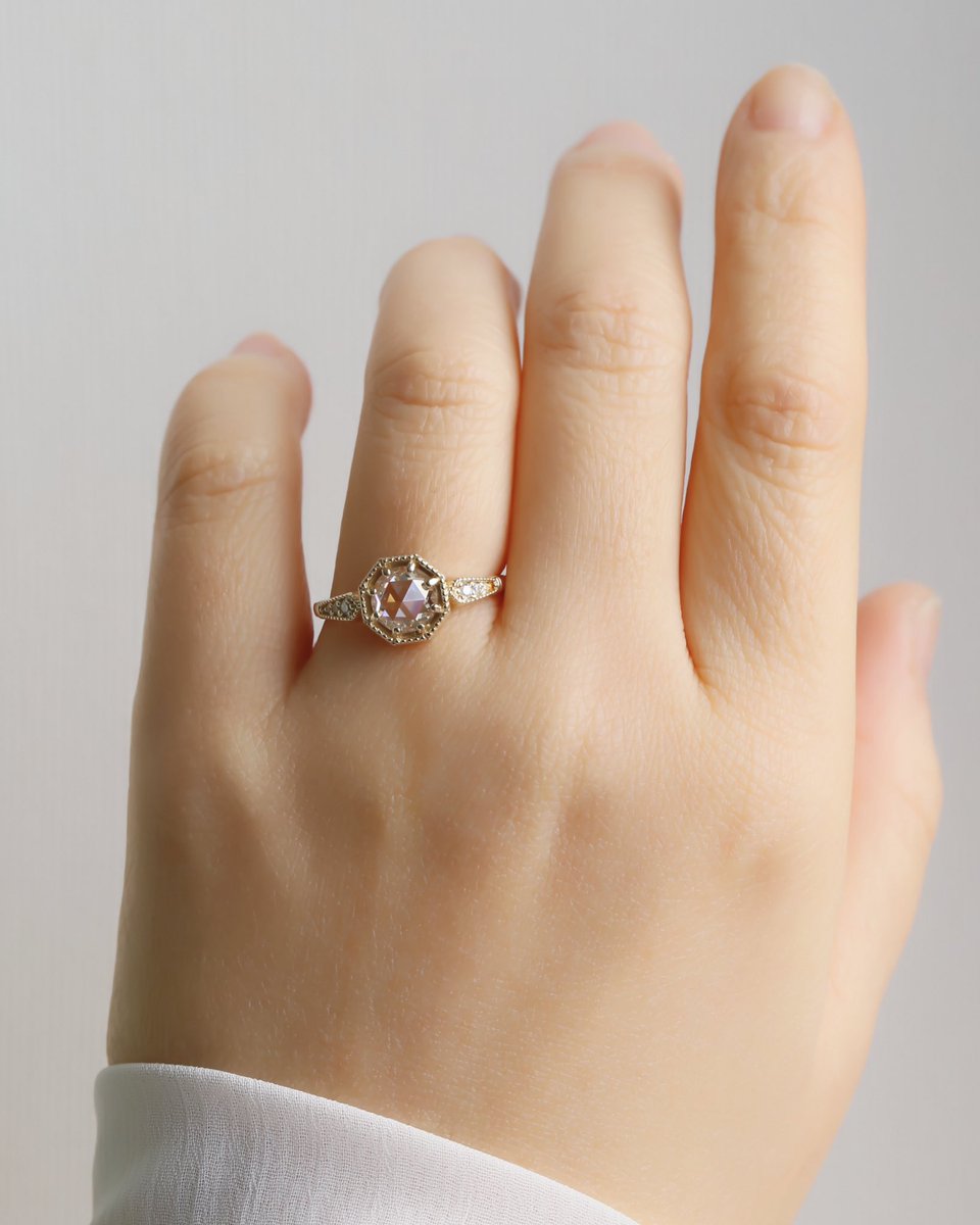 tedandmag's tweet image. Rose cut shine like small mirror ball🪩✨

#rosecut #ring #diamondring #engagementring #goldring #finejewelry #jewelry #goldjewelry #handmadering #bespoke #custommadejewelry #diamond #moissanite #tedandmag