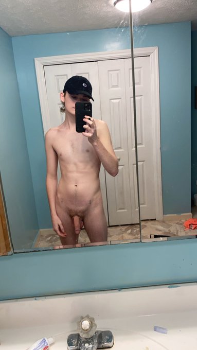 merry christmas, here&rsquo;s some pics i didn&rsquo;t post yet https://t.co/ByMcPictUR