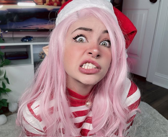 idk what I'm gonna leave for Santa.. dad still hasn't come back with the milk https://t.co/RlSSu5Min