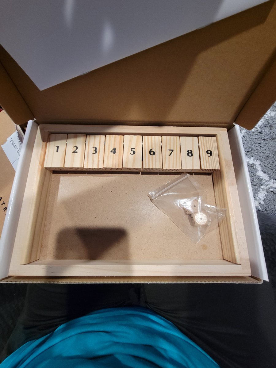 BoltsBuff's tweet photo. @Fanatics ordered a shut the box game in the tampa bay lightning theme as a xmas gift and it came BLANK. Thanks a lot. https://t.co/thNSK9kxng