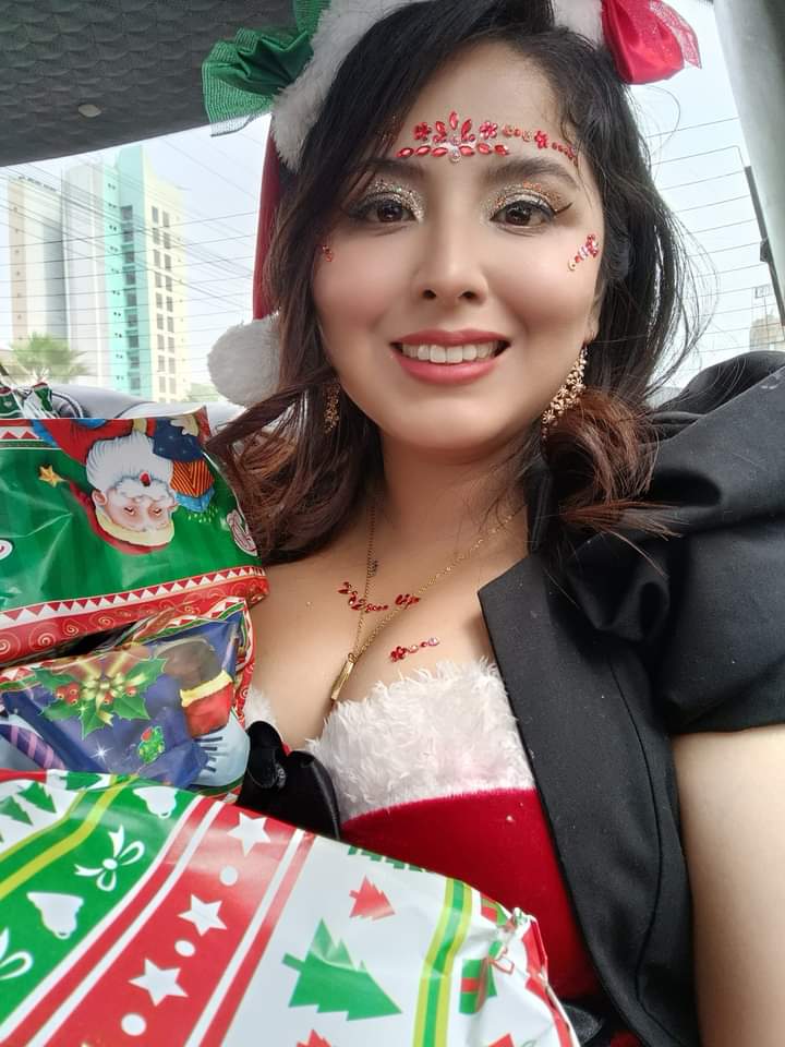 LaBastilla89's tweet photo. LA NAVIDAD AL ESTILO DE LA #MAMANOELA #CHALACA LLEVANDO SORPRESAS, ALEGRIAS Y MUCHO AMOR AL DISTRITO DE MI PERÚ Y AL PARQUE PORCINO.
Tú amiga de siempre Chris Villalobos ❤️😊
#Callao #FelizNavidad #MiPerú #ParquePorcino https://t.co/VcEdgKxykS