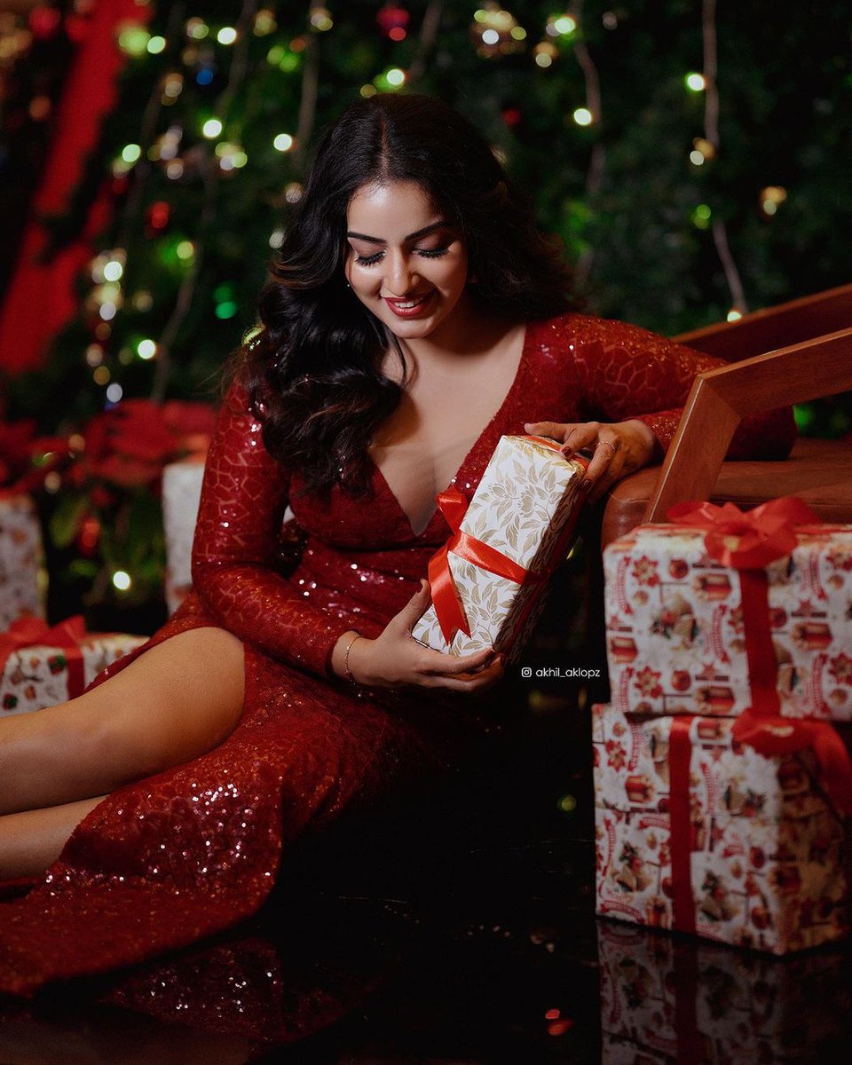Tvfcsrilanka's tweet photo. #Malavickamenon Christmas Celebration... ❤️❤️

#allyouneedislove #مترك_عايض_المسردي #زد_رصيدك16 #ChristmasWithAirtel #Christmas2023 #Salaar    #afuaasantewaasingathon #SalaarBoxOffice #FreePalestine #LALISA #Actresshot #BiggBossTamil7 #MerryChristmas https://t.co/Upo01W0JMy