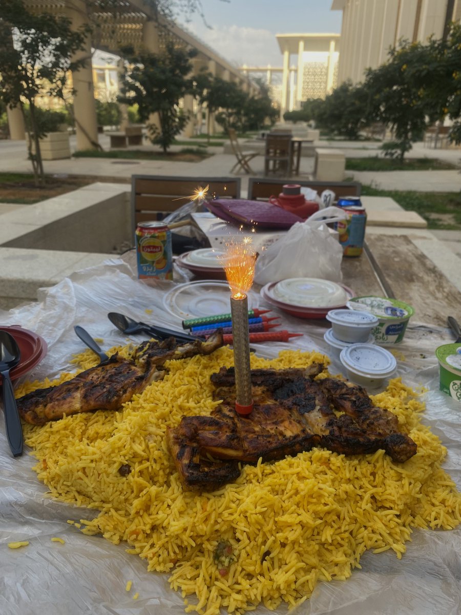 hriill1's tweet photo. 24 Dec
اليوم يمكن تقولي يانفسي انك سعييده ❤️❤️

توثيق لأكثر يوم انتظرته اول ما دخلت الجامعة 
خلصت اخر فاينل بحياتي الجامعية 🥳🥳 https://t.co/KUgm8GRsHC