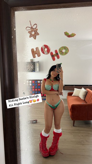 Merry Xmas Eve🎄💋 https://t.co/zskvtaIZxo