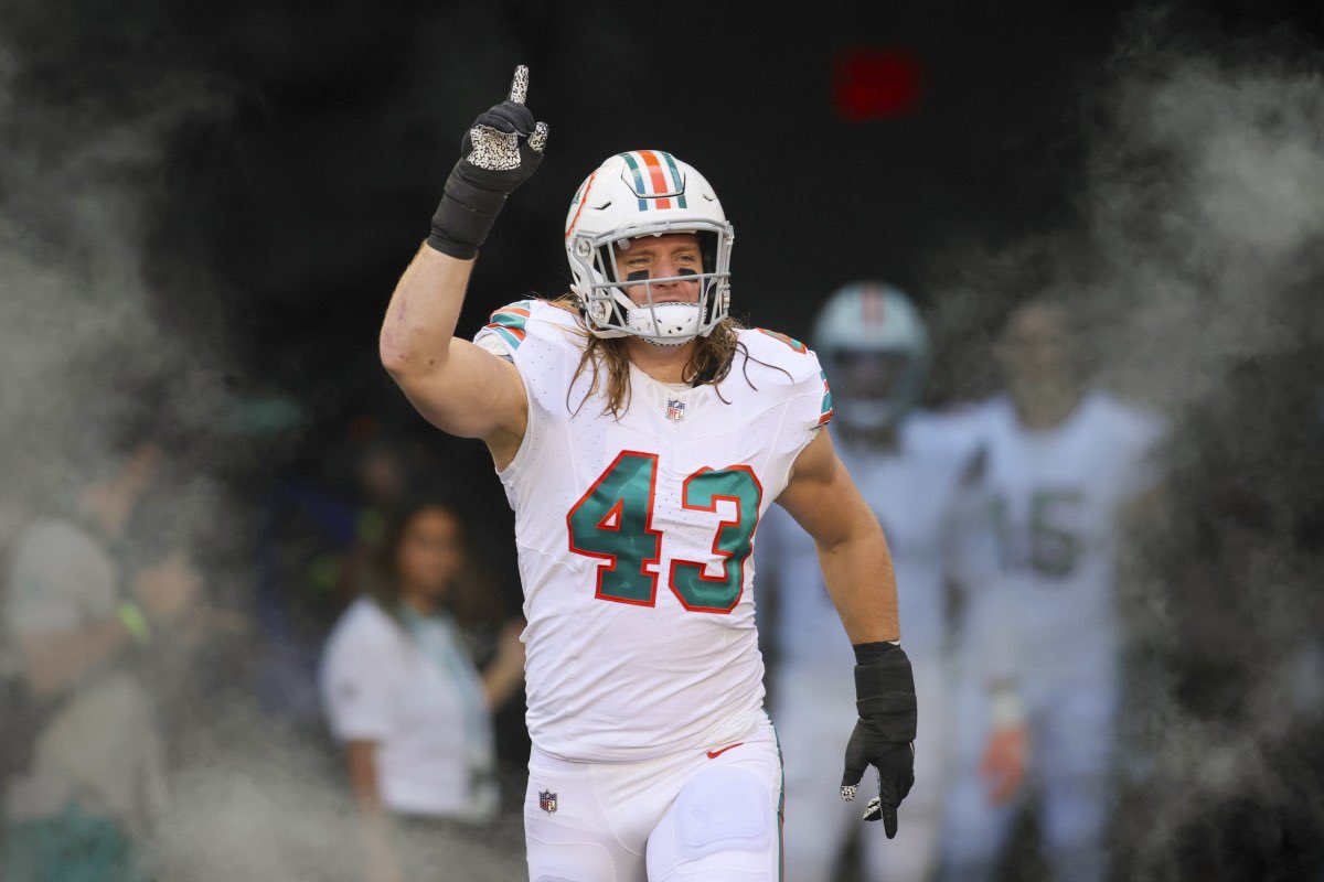 SUPERSTAR: #Dolphins linebacker Andrew Van Ginkel has become one of the better backers in the league, today he went off 

•10 tackles
•1.5 sacks
•4 QB Hits
•1 Tackle for loss
•1 Pass defended

😤😤😤

(Via <a href="/Jason_Sarney/">Jason Sarney - Dolphins Wire</a>)