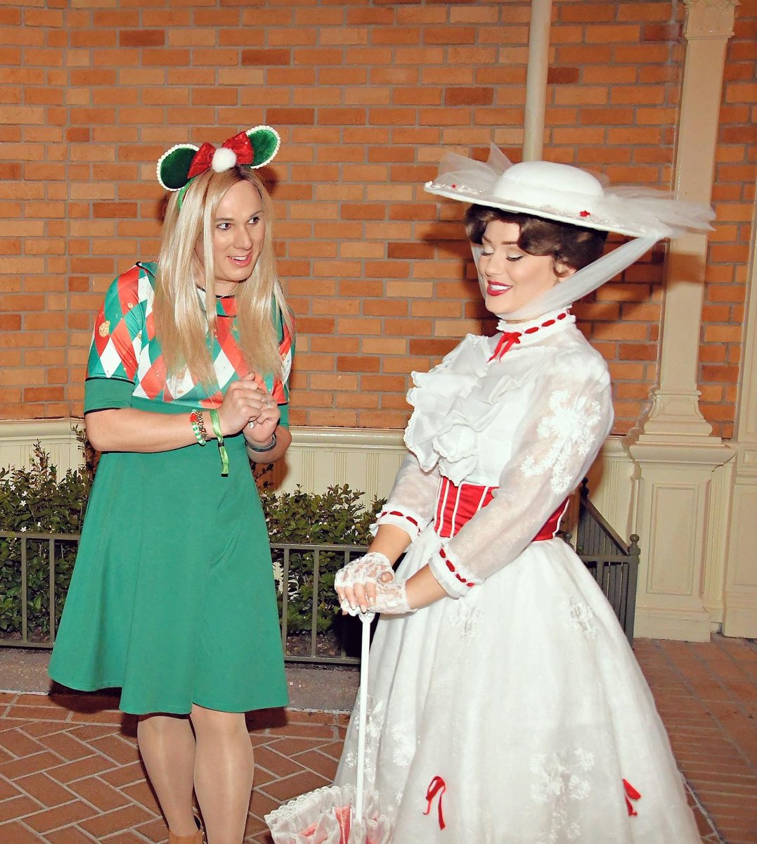 Ash_G_Salisbury's tweet image. Mr Penguin and Mary Poppins coordinated well, but I wouldn’t expect anything less from Mary Poppins #PracticallyPerfect 💁🏼‍♀️