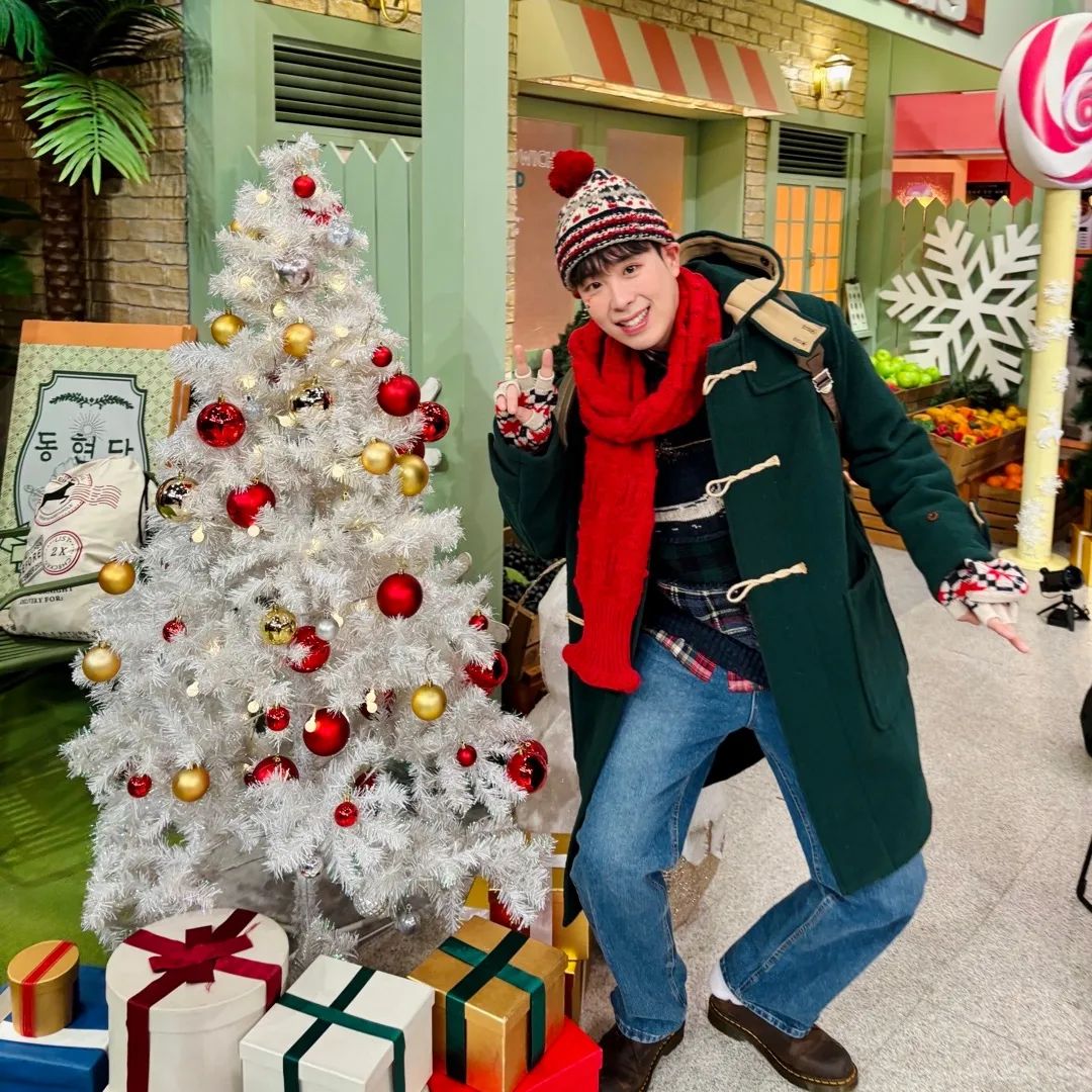 dpyob's tweet image. 메리 크리스마스~🎄