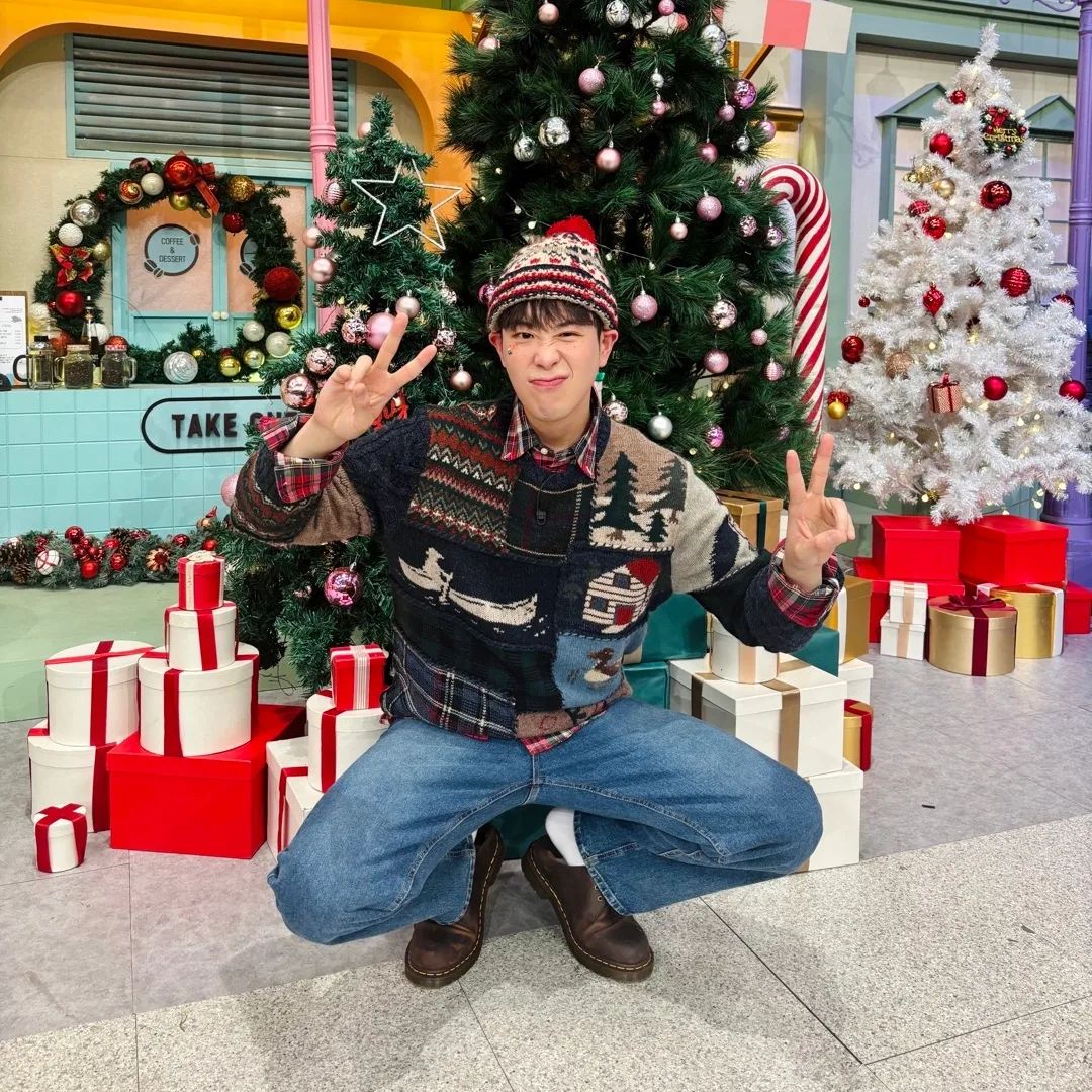 dpyob's tweet image. 메리 크리스마스~🎄