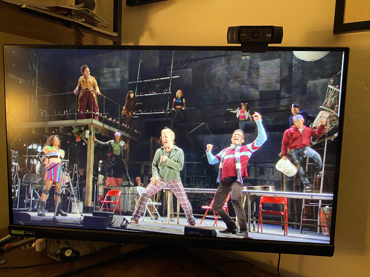 Menyalion's tweet image. December 24th, 9pm, Eastern Standard Time. From here on in I shoot without a script. See if anything comes of it... instead of my old shit.