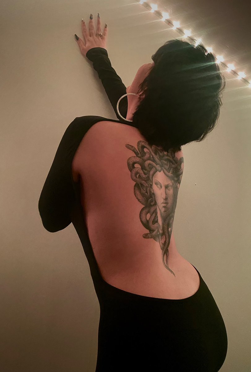 BessonCapucine's tweet image. Elle veillera sur moi (admirez svp)