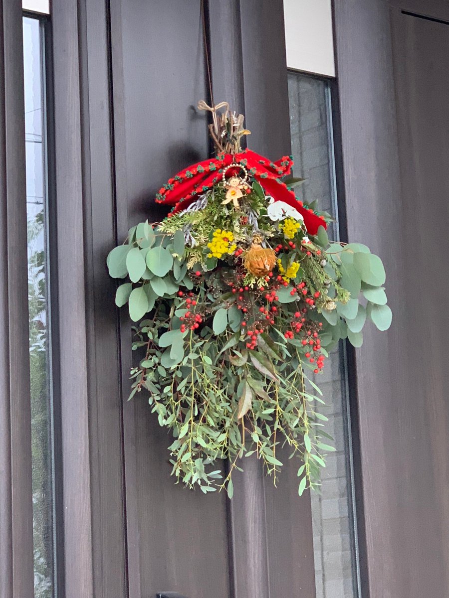 KY_techno_mind's tweet image. ＃愛知県　＃愛西市　から、今日は「晴れ」です。　みなさま　＃メリークリスマス　担当は昨日生クリームのケーキを食べたので、今日はチョコレートケーキを食べようと思っております。　毎月イベントがあれば毎月ホールケーキ買ってもいいのになぁ～　　＃企業公式相互フォロー