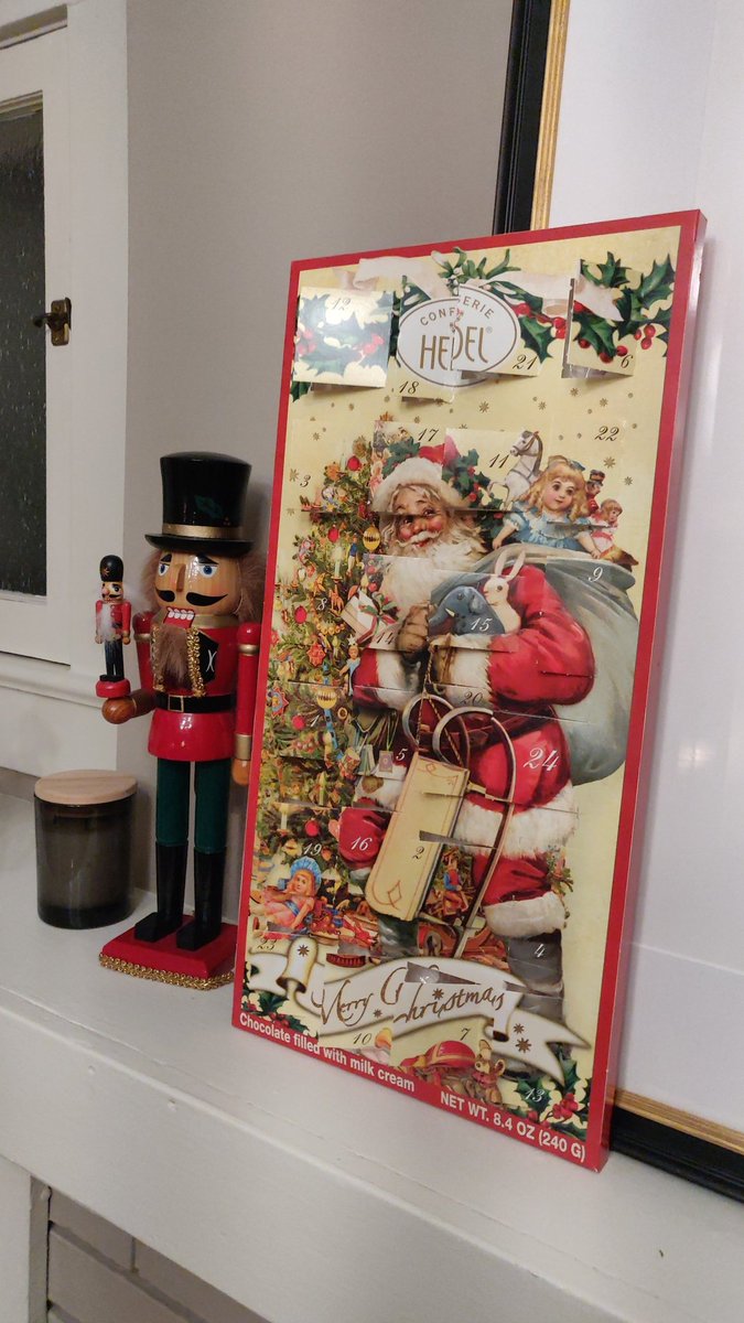 Chaotic nutrition fact from my German chocolate advent calendar: a serving size is three pieces. This bugs me to no end. 😂 In other news, I love you all, and I hope you feel love and light. Merry Christmas.