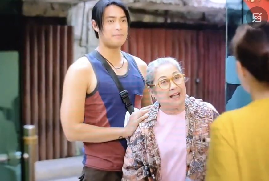 FedeleFangirl's tweet photo. Mamang, for me,is synonymous with Love. I loved how she immediately assumed that Bingo did something wrong just because Ling wasn’t responding to her messages. Sino ba talaga ang apo mo,Mamang? 

Anak ng Mahabaging Panty!! Same reaction,Bingow! Same!

#CBMLOnNetflixEP50
#DonBelle https://t.co/bT2G9IR8Rq