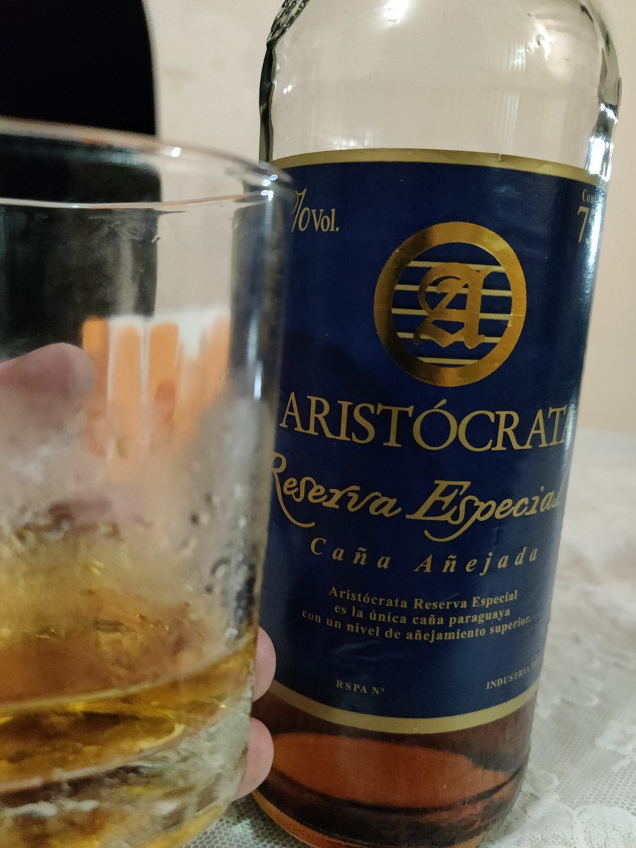 Después de la cena de navidad una #aristocrata la bebida paraguaya hecha para el mundo. Feliz Navidad <a href="/joselo_Ocampos/">José Ocampos</a> y a todos en <a href="/Capasapy/">Capasa</a>