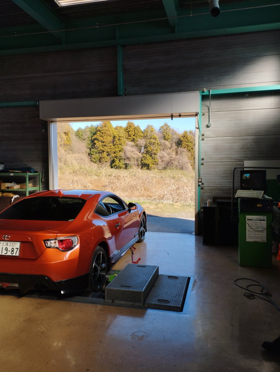 TIST_Automobile's tweet photo. １月14日(日)オープンキャンパスのお知らせです✨今回はスポーツカーで86シャシダイナモテスター体験になります😆#筑波研究学園専門学校　#整備士国家資格　#自動車整備大学校　#自動車整備　#自動車整備専門学校　#板金　#塗装　#自動車修理　#自動車整備士　#国家資格整備士　#メカニック　#tist https://t.co/m1c7y7yN8Q