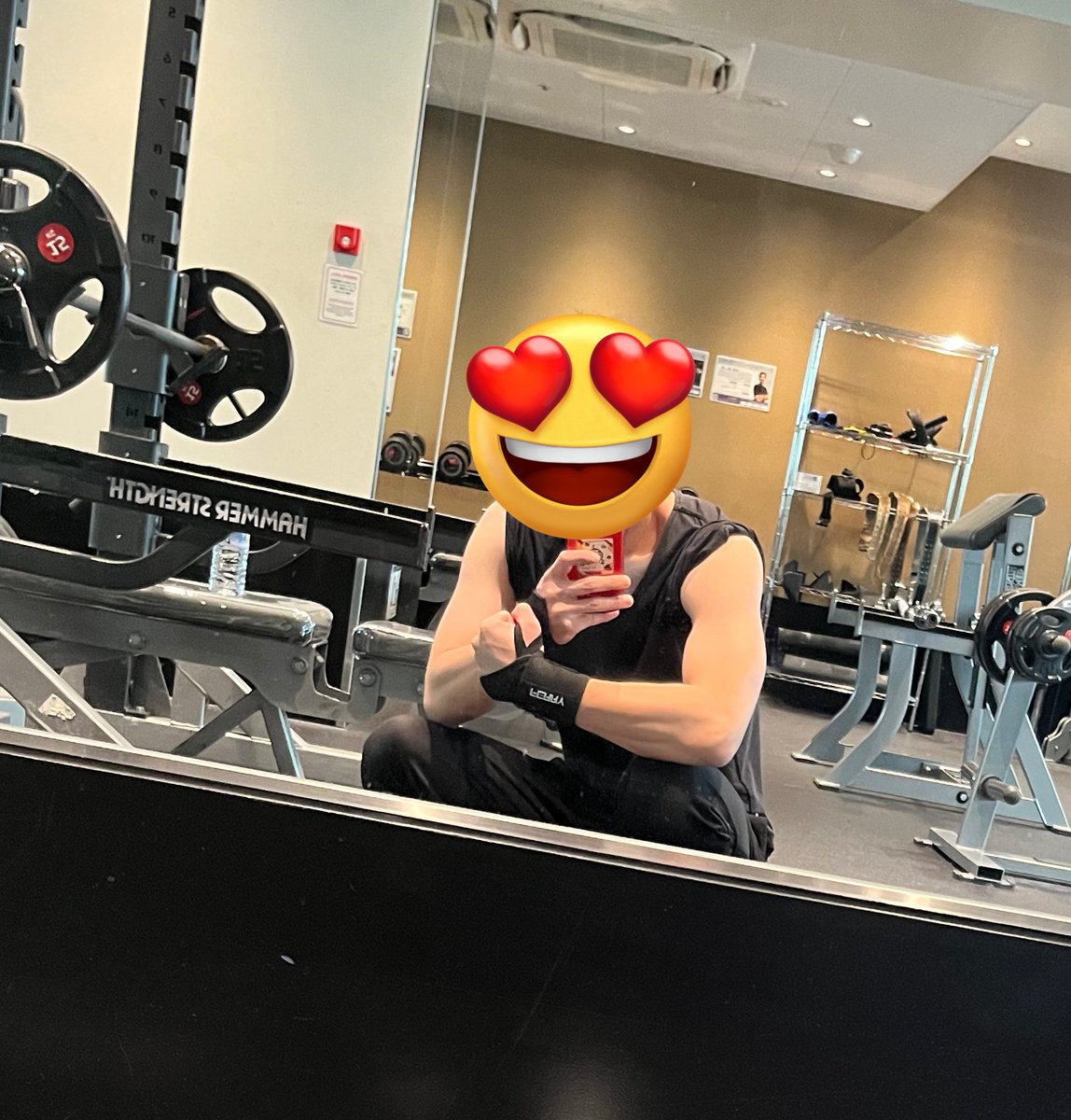 wcode_610's tweet image. クリスマスジムです。
1人です。貸し切りです。
クリスマスだからでしょうか。
誰もいません。

何故でしょう？
いつもより重い重量が上がりました。