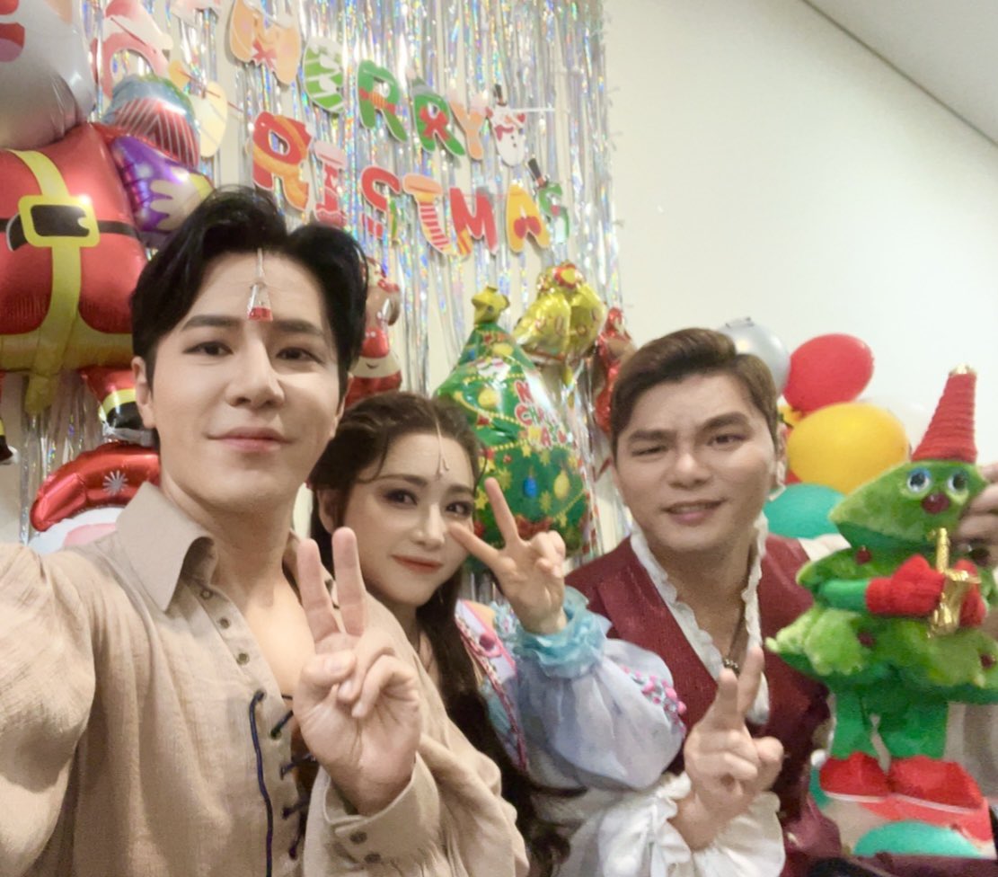 여러분!
메리크리스마스~!!:)