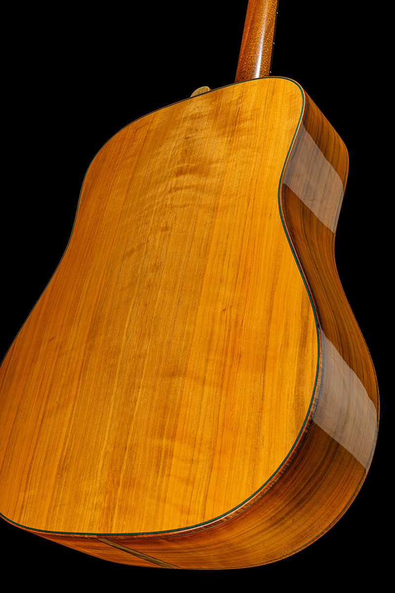morrisguitars's tweet photo. Japan Forest Series
LUTHIER MADE PREMIUM
M-164OC
飫肥杉(オビスギ)と山桜の組み合わせによる特別仕様。
飫肥杉の煌びやかな高音と柔らかな中域に、山桜のしっかりとした中低域との組み合わせにより美しく力強い音色が特徴。
#MorrisGuitars #AcousticGuitar #JapanForest https://t.co/WR7Bax1NQ7