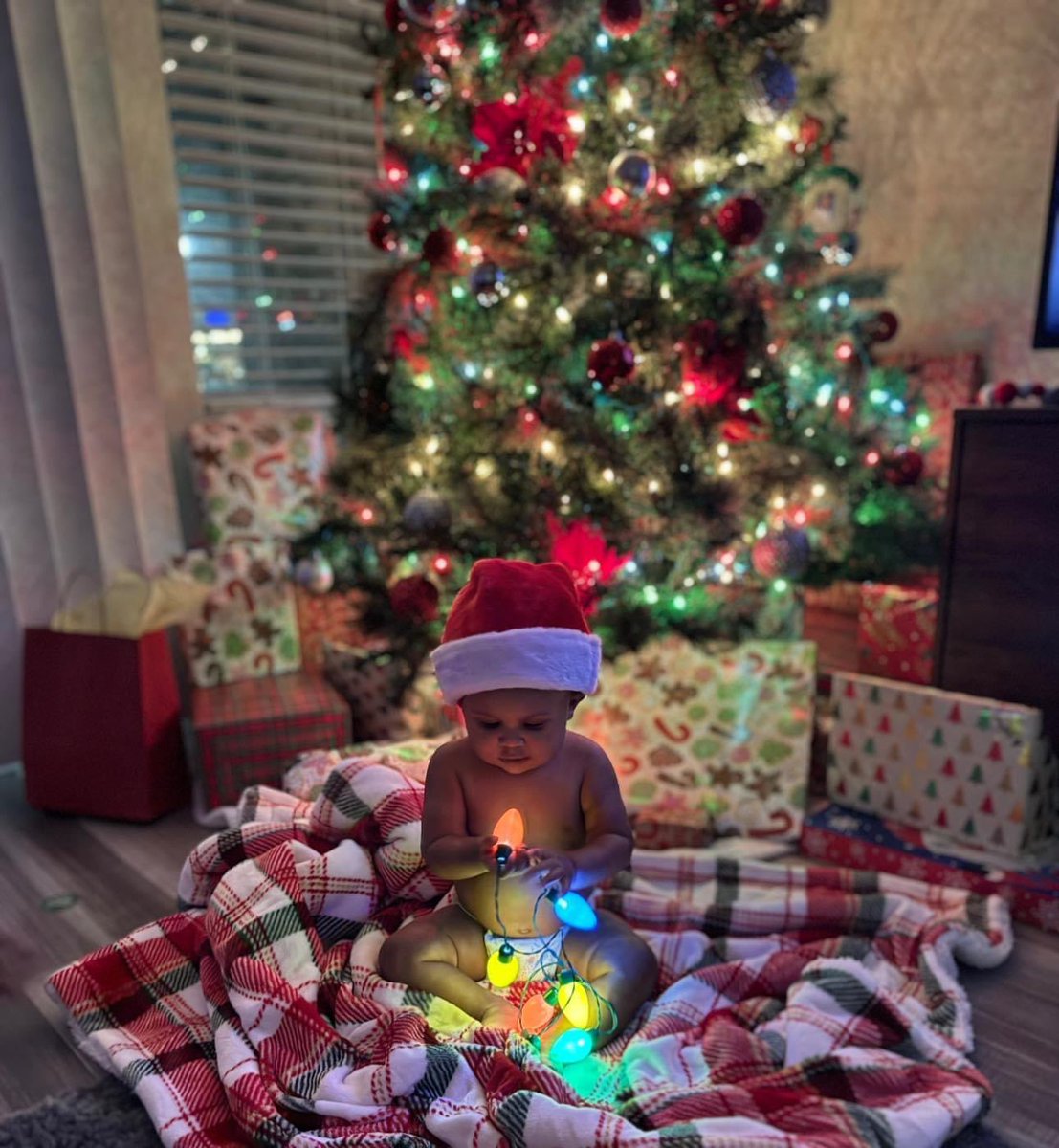 BC2__'s tweet photo. As the night winds down approaching my sons first Christmas I just wanted to say life is so precious and watching my son grow everyday has been amazing💙🎄 https://t.co/YK5qGW8NlW