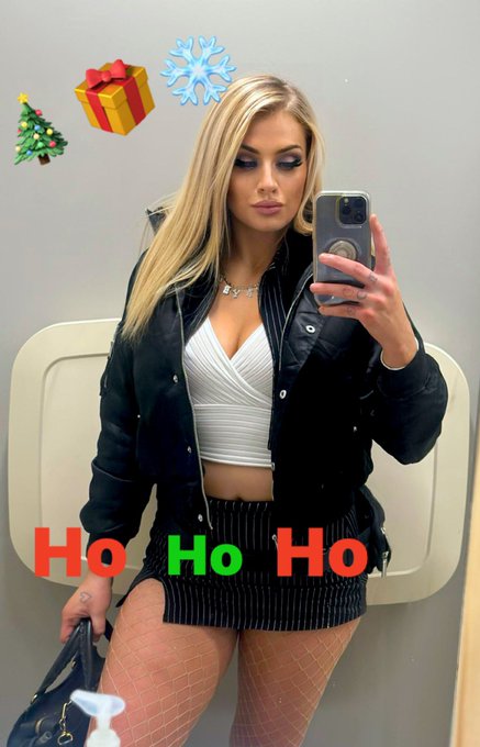 If Santa doesn&rsquo;t cum all over me tonight, there IS gunna be problems. ⭐️💦 https://t.co/0v07DpooFT