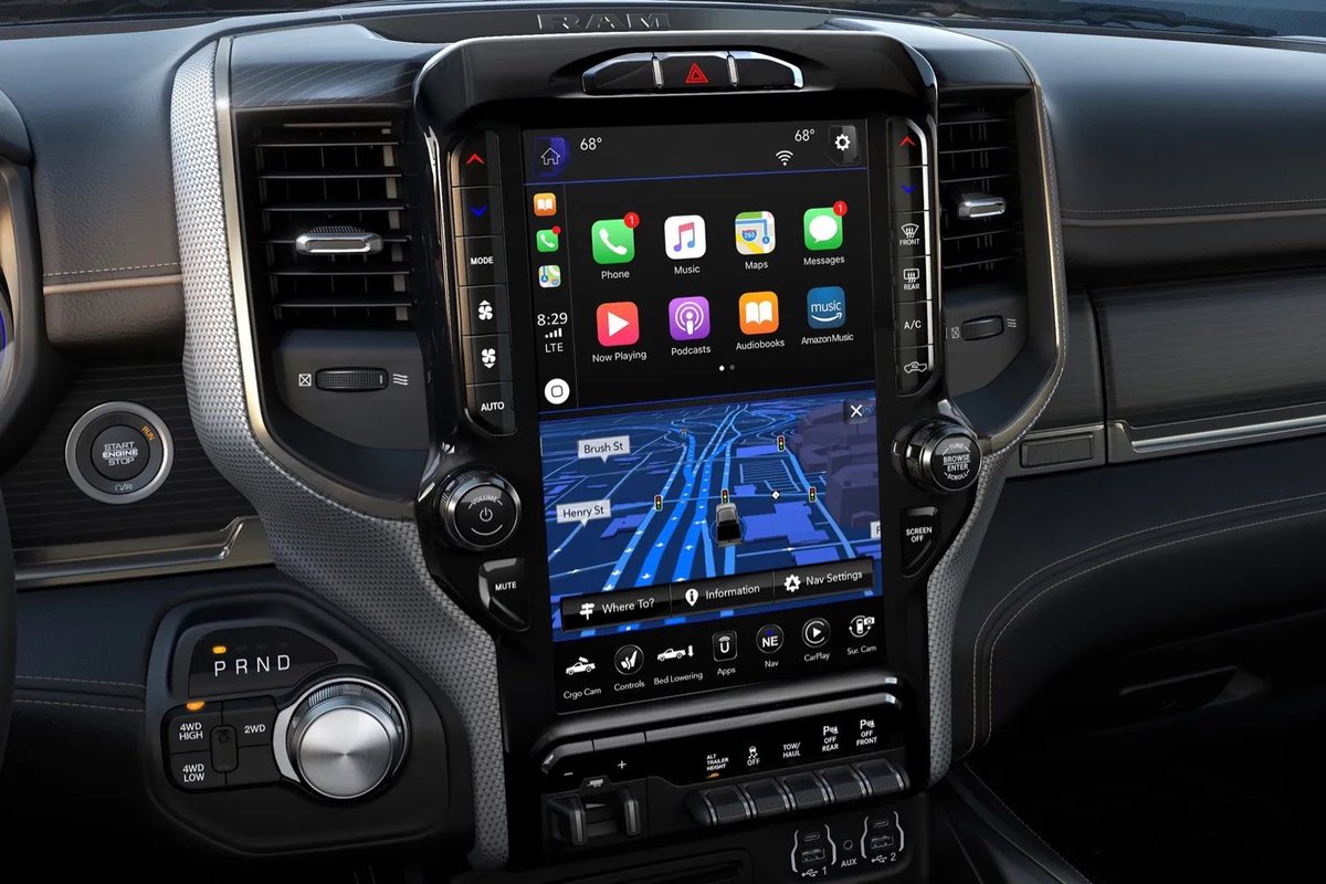 jortspheus's tweet photo. if your car has any form of touch screen dashboard interface your opinion is instantly invalid to me https://t.co/acnYs0ijFX