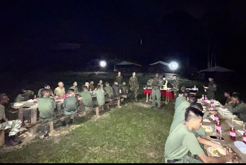 dhernandezlarez's tweet photo. Aquí está el hombre de la historia “El soldado venezolano” quien despreciando los peligros y viviendo entre la fatiga y el deber se mantiene firme en el cumplimiento de su misión de honrar y defender a la patria ! 
Feliz Navidad para todos los héroes de siempre !

#IntegrarEsVencer