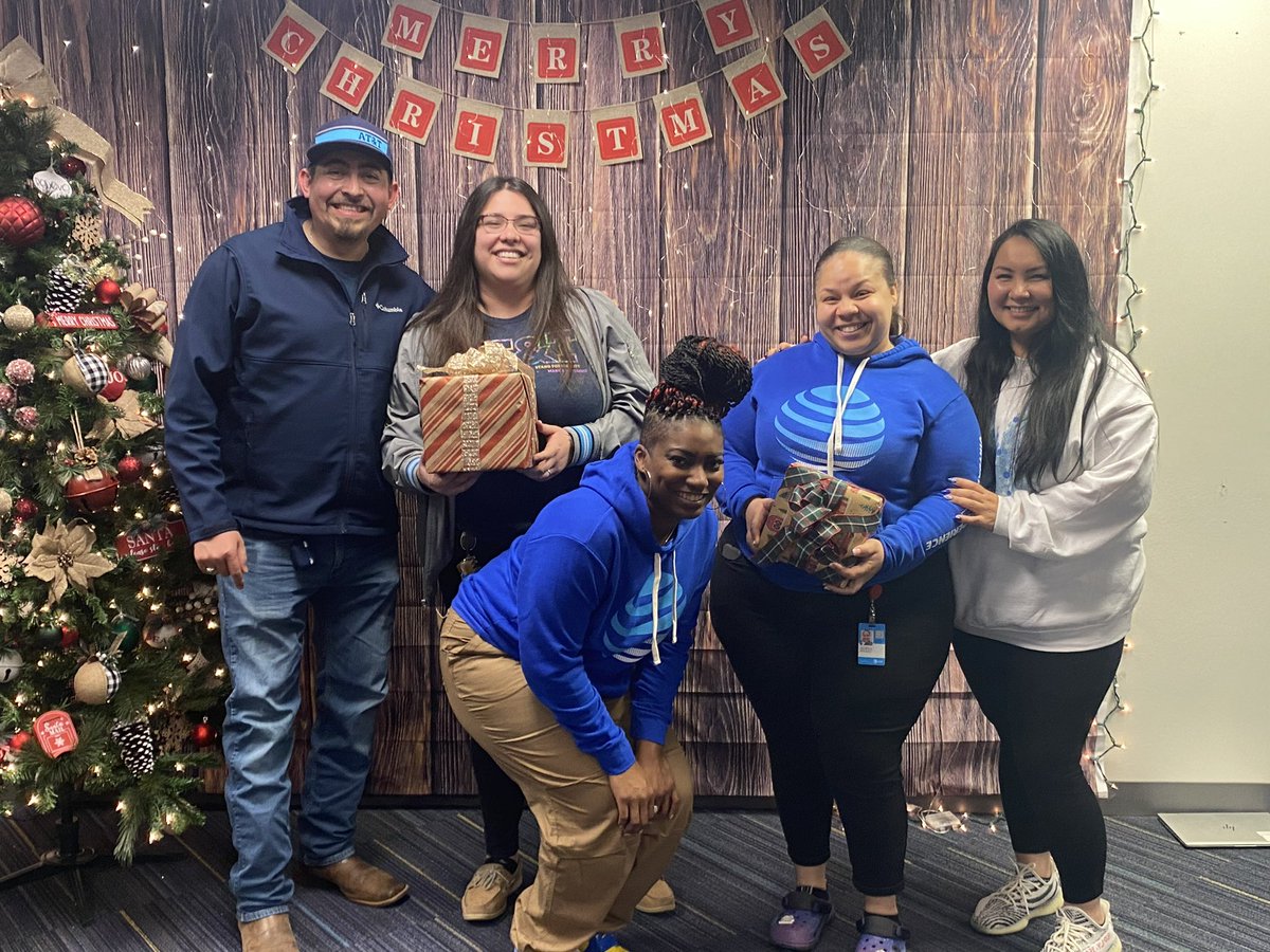 Edgar Diaz (@edgardiazvse) on Twitter photo Our 14th winner was <a href="/VSE_Agina/">Agina H</a>! She went home with $100 in FAME! π³π°
Congratulations lady! π
Agina represents Dallas 6, AKA Team Showtime! The team is led by Sales Manager <a href="/Malika_NTX/">Malika Shuman</a> and Sales Lead <a href="/troy_orr/">Troy Orr</a>!
#LifeAtATT
<a href="/WeRtheNAC/">National Acquisition Centers</a> <a href="/OSA_Teams/">OSA</a> <a href="/VirtualSalesExp/">Virtual Sales Experience</a> Our 14th winner was <a href="/VSE_Agina/">Agina H</a>! She went home with $100 in FAME! π³π°
Congratulations lady! π
Agina represents Dallas 6, AKA Team Showtime! The team is led by Sales Manager <a href="/Malika_NTX/">Malika Shuman</a> and Sales Lead <a href="/troy_orr/">Troy Orr</a>!
#LifeAtATT
<a href="/WeRtheNAC/">National Acquisition Centers</a> <a href="/OSA_Teams/">OSA</a> <a href="/VirtualSalesExp/">Virtual Sales Experience</a>
