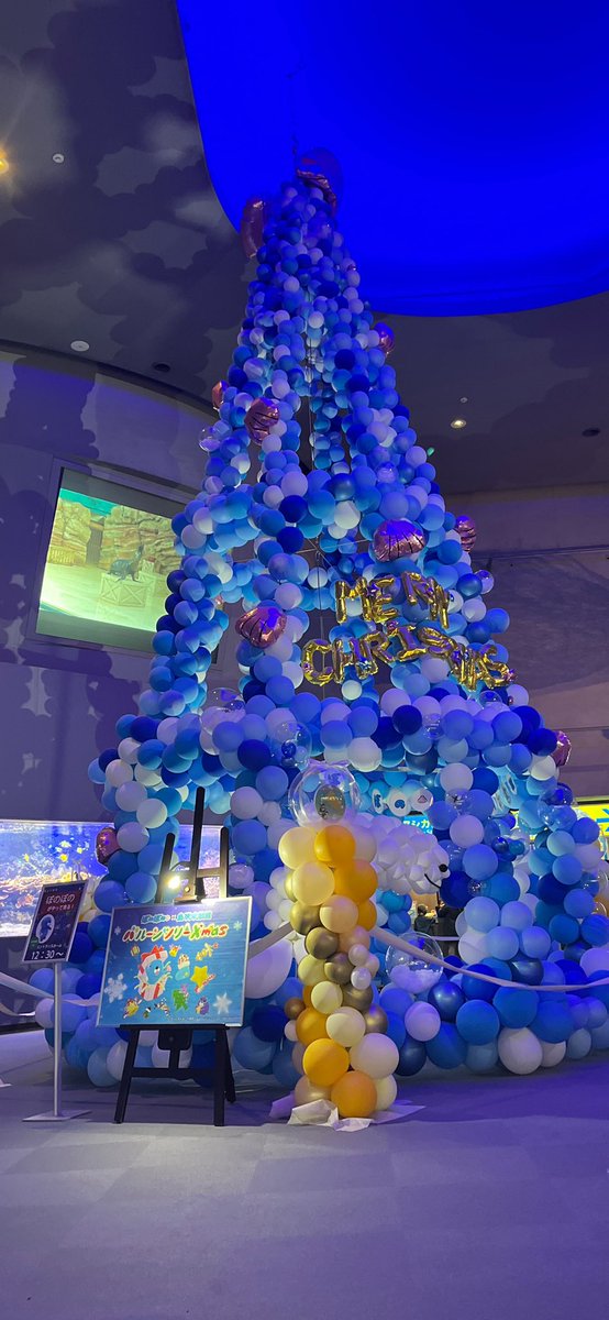 昨日は牡蠣食べ放題と鳥羽水族館に行って来ました😊　初めて牡蠣食べ放題いったけど、殻を向くのが難しい😂　今年は小ぶりみたいでしたけど　美味しかったです　鳥羽水族館は　いろんなショーや
展示がしてあって　やっぱり人気の水族館だなと改めて思いました😊