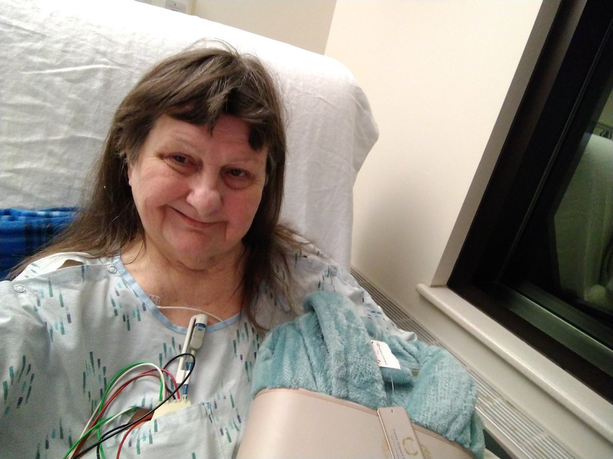 I really don't feel well tonight first please please
Christmas in the hospital
gofund.me/23335cf1