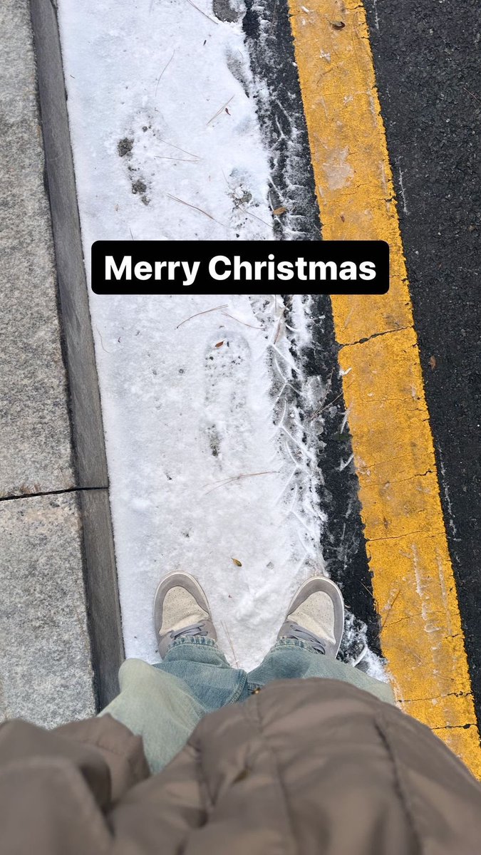 TFNFrance's tweet photo. 📸/🎥• 241223 ─ INSTAGRAM

➯ Stories de #ZERO :

❝ Joyeux Noël ❞ 
_______
Crédits > @/ze.ro0120 
#TFN #티에프앤 #ZERO #제로 https://t.co/Z3NUa4mkLR