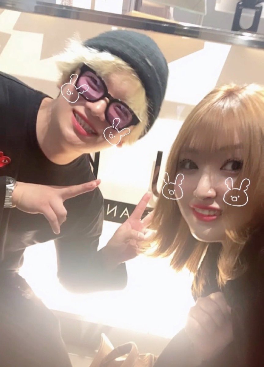 昨日はハッピークリスマス🎄✨️

東京着いてまず、IJKさんへ！
お久しぶりの芝さんに縮毛矯正してもらい髪の毛ツヤッツヤ🥹自分へのクリスマスプレゼント🥰

夜はオフィスでクリスマスパーティ🍷
みんなで食べる手作りディナー、幸せだった🥳🩷女子は夜な夜な話が盛り上がりました🫶
#ラブソル