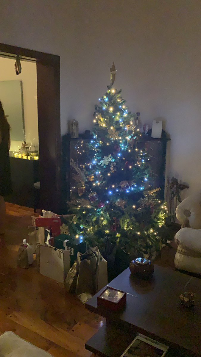 Felices fiestas Distrikt fam! On 2024 we are coming back better harder faster stronger! Have a great time with your loved ones!
We outside!!!