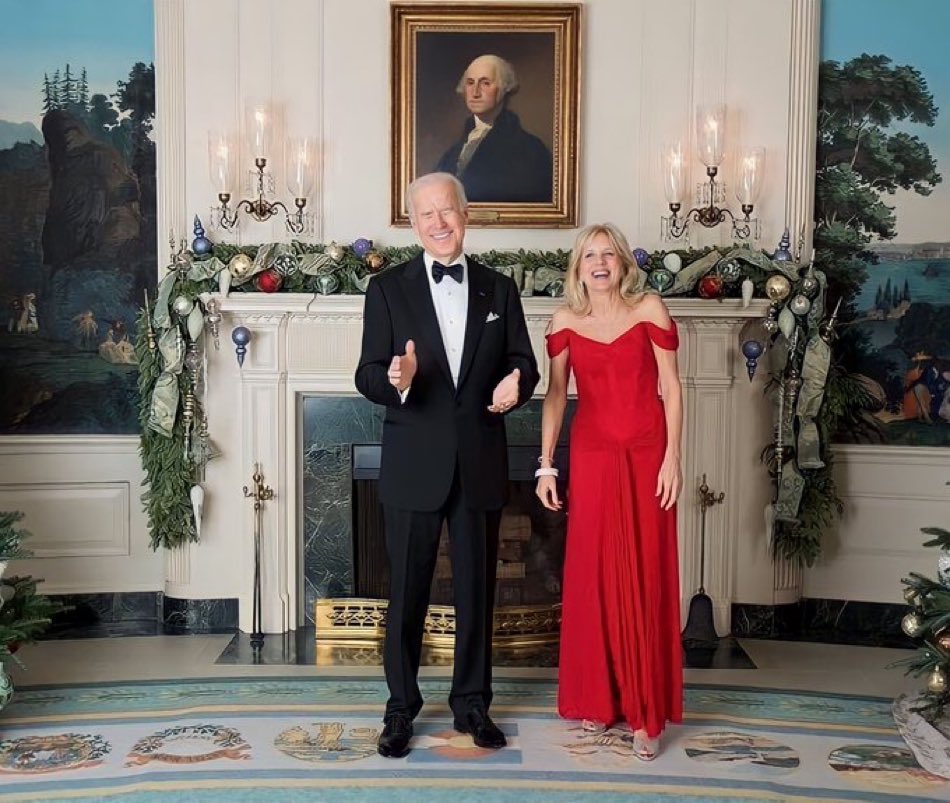 Unlike the former guy, President Biden and First Lady Biden radiate happiness and positive energy. Merry Christmas Biden fans.