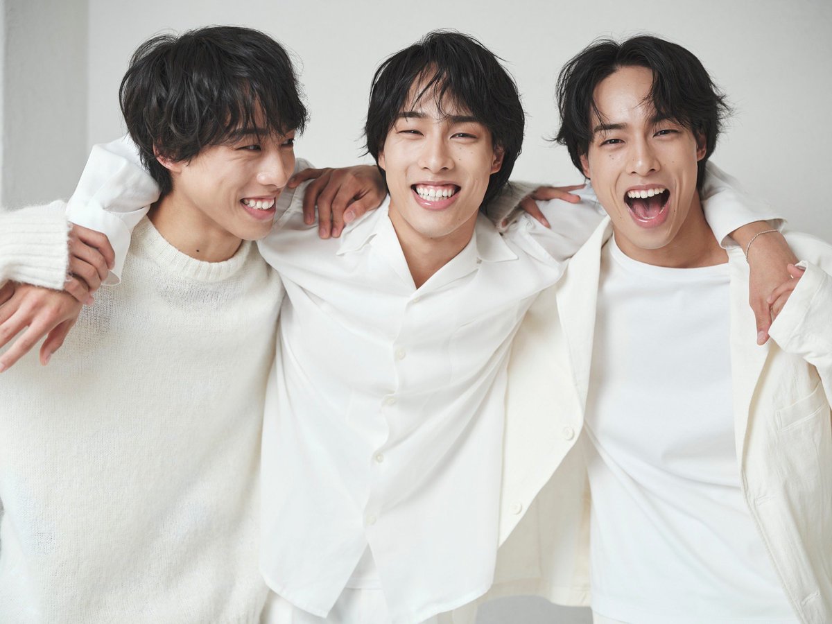 ahy_triplets's tweet photo. 本日、僕たち佐藤三兄弟のオフィシャルファンクラブ「TRIANGLE」が開設されました！🕊️
皆さんとこれから更に沢山の思い出を作っていきたいと思っています！
一緒に楽しみましょう😊

詳細はこちら↓
https://t.co/QhhbW0CC8e

#佐藤三兄弟 #TRIANGLE https://t.co/jbXJ0R8nOf