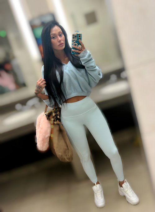 Bathroom airport selfies until I get home in a few hours @SextPantherRT #sextpanther https://t.co/SQWKopUHUy<a href="/tag/sextpanther"class="tags"><span>#sextpanther</span></a>