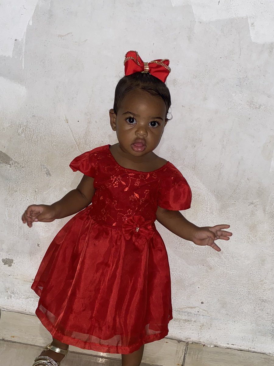 bella_trem7's tweet photo. Primeiro natal da minha princesa ❤️ https://t.co/snmJwo8yiA