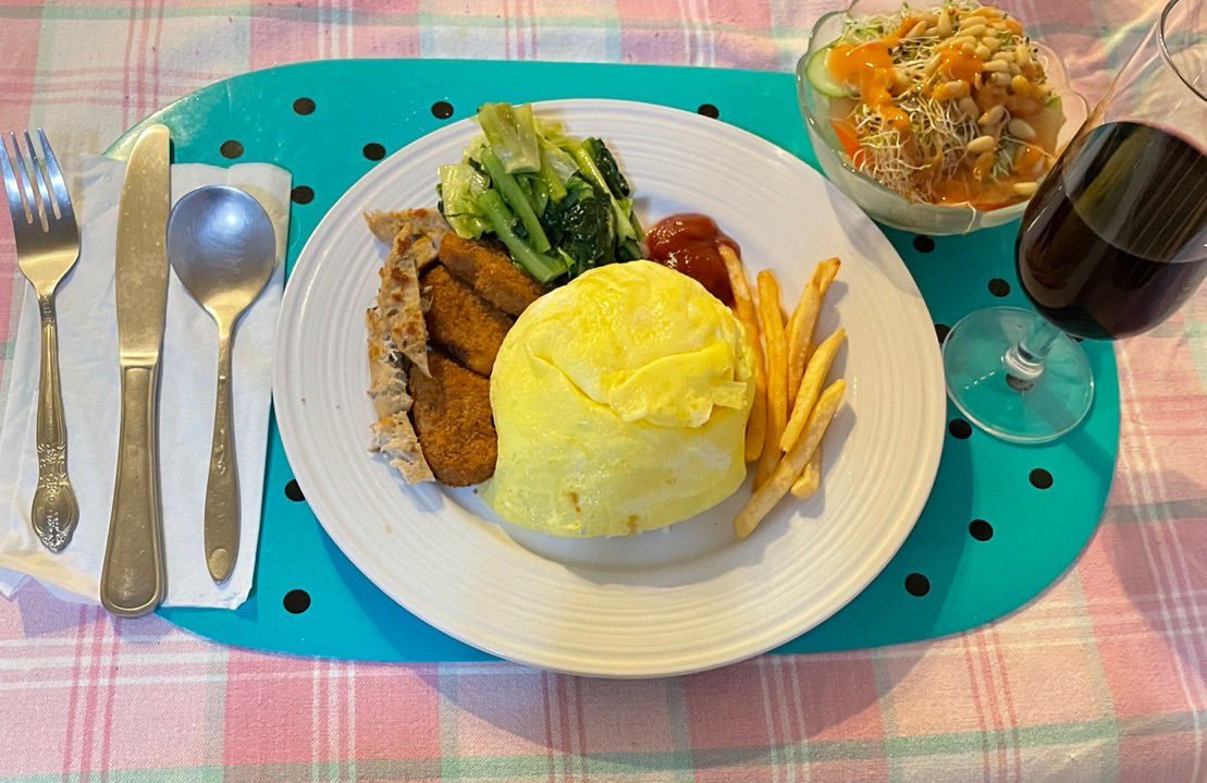 agelh89's tweet photo. Merry Christmas Eve dinner https://t.co/TuRwKmgE6C