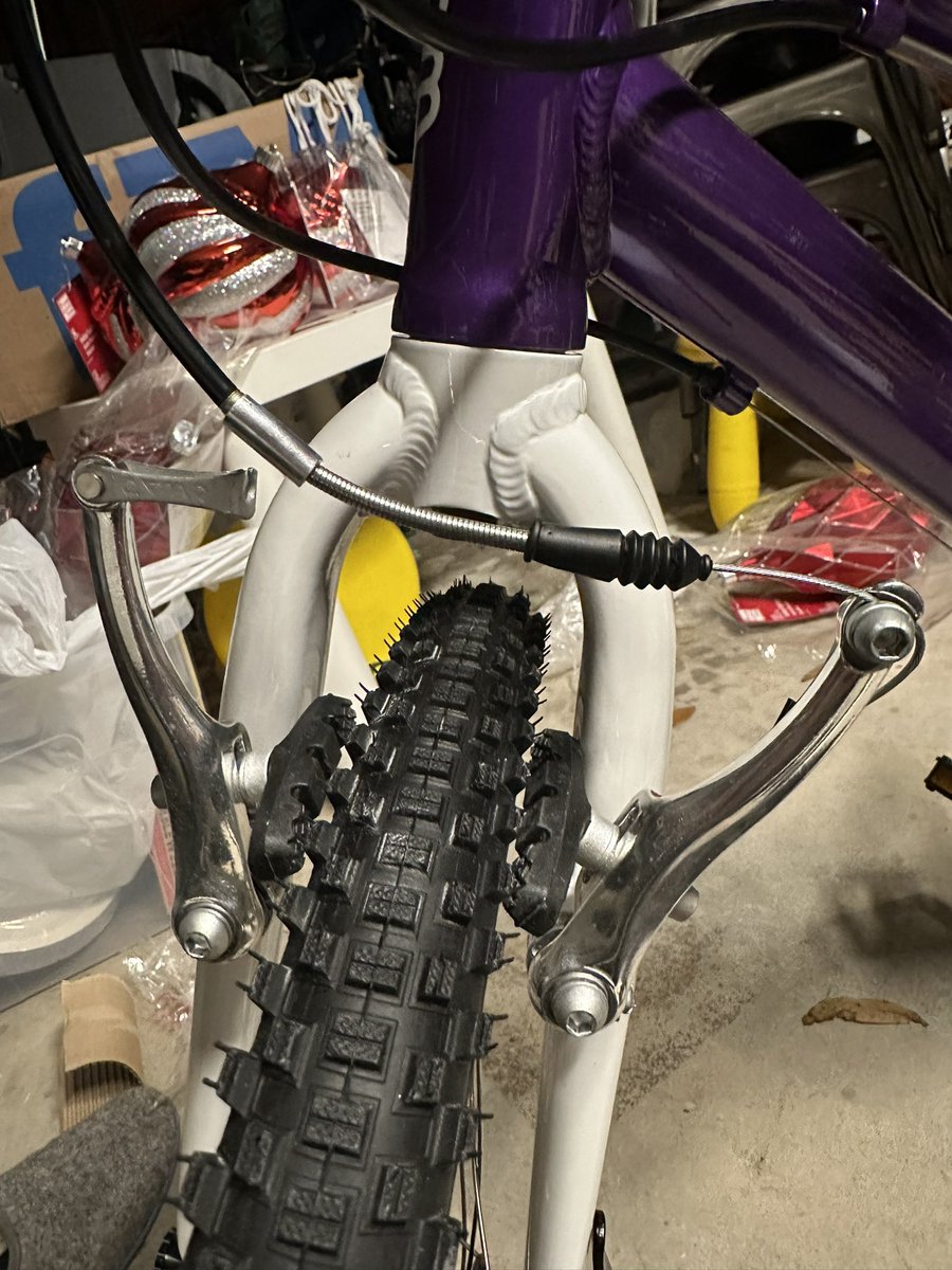 dustinwtalley's tweet photo. @woombikesUSA some late night gift building going on here. I think we might be missing a part for the Woom 4. Can you advise? https://t.co/ceFXkNqkSS