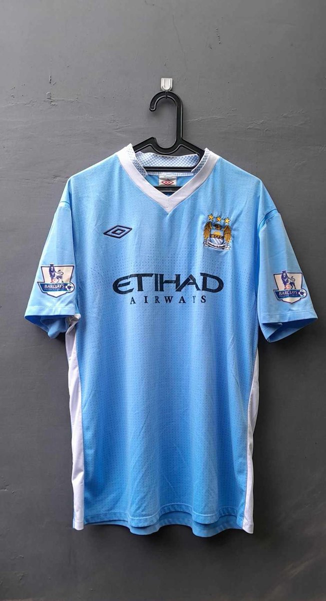 luckyfebrian's tweet photo. @shirt_x Man City Home 2011-12
Size 46
Excellent material, minor crack on sponsor

£85 postaged
Paypal payment

#shirtxchange https://t.co/4m8rDTbYDu