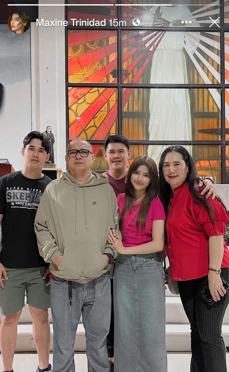 JUST IN:

Maxine Trinidad spending her Christmas with her Family ! 🌲

Merry Christmas, Trinidad family! 🍓

#MaxineTrinidad | <a href="/maxinetrinidad_/">Max</a>