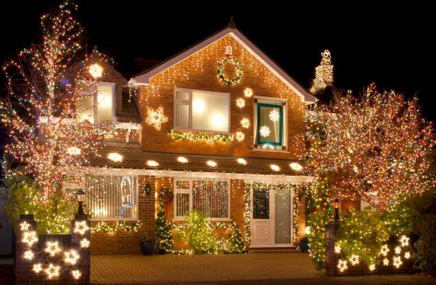 videogamedeals's tweet photo. Looking at Christmas Lights is Free via The Street. https://t.co/yw9MiM5YRh